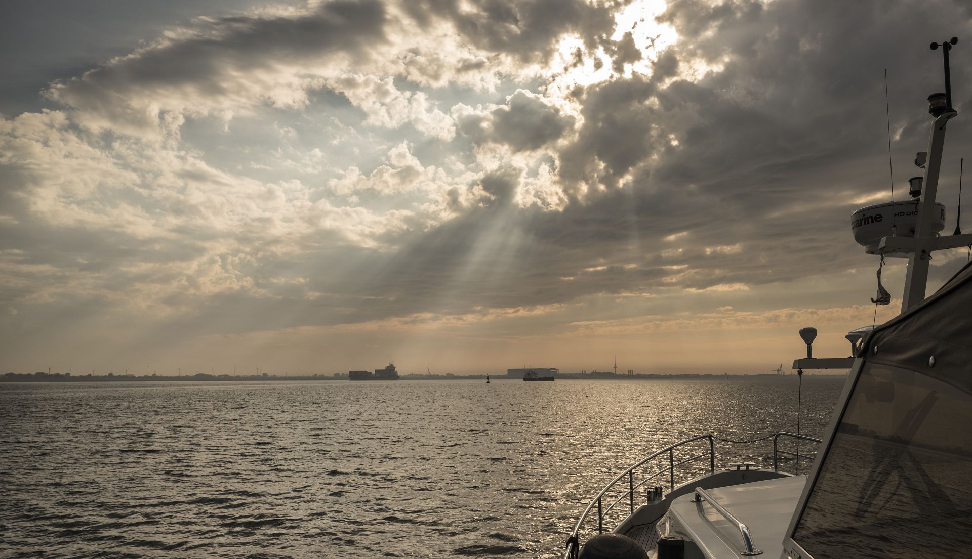Deutsche Meisterschaft im eSailing … oder Segeln von zu Hause